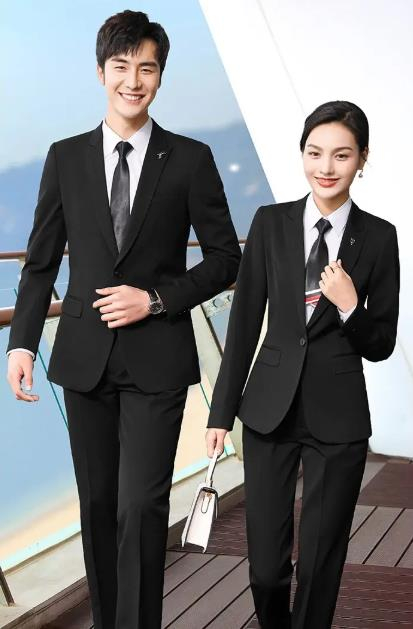 人們選擇西服定制的原因有很多，以下是一些可能的原因：